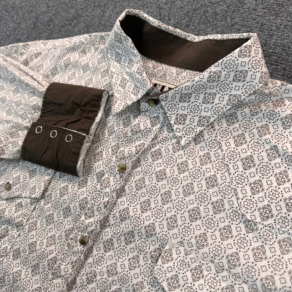 Ely Cattleman Black and White Patterned Casual Button Down Shirt